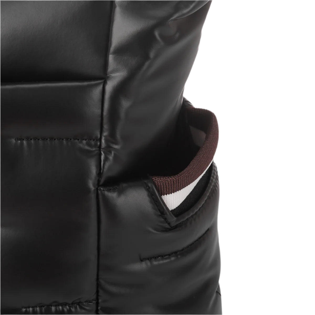 Side pocket on Hedgren COMFY Backpack in Black