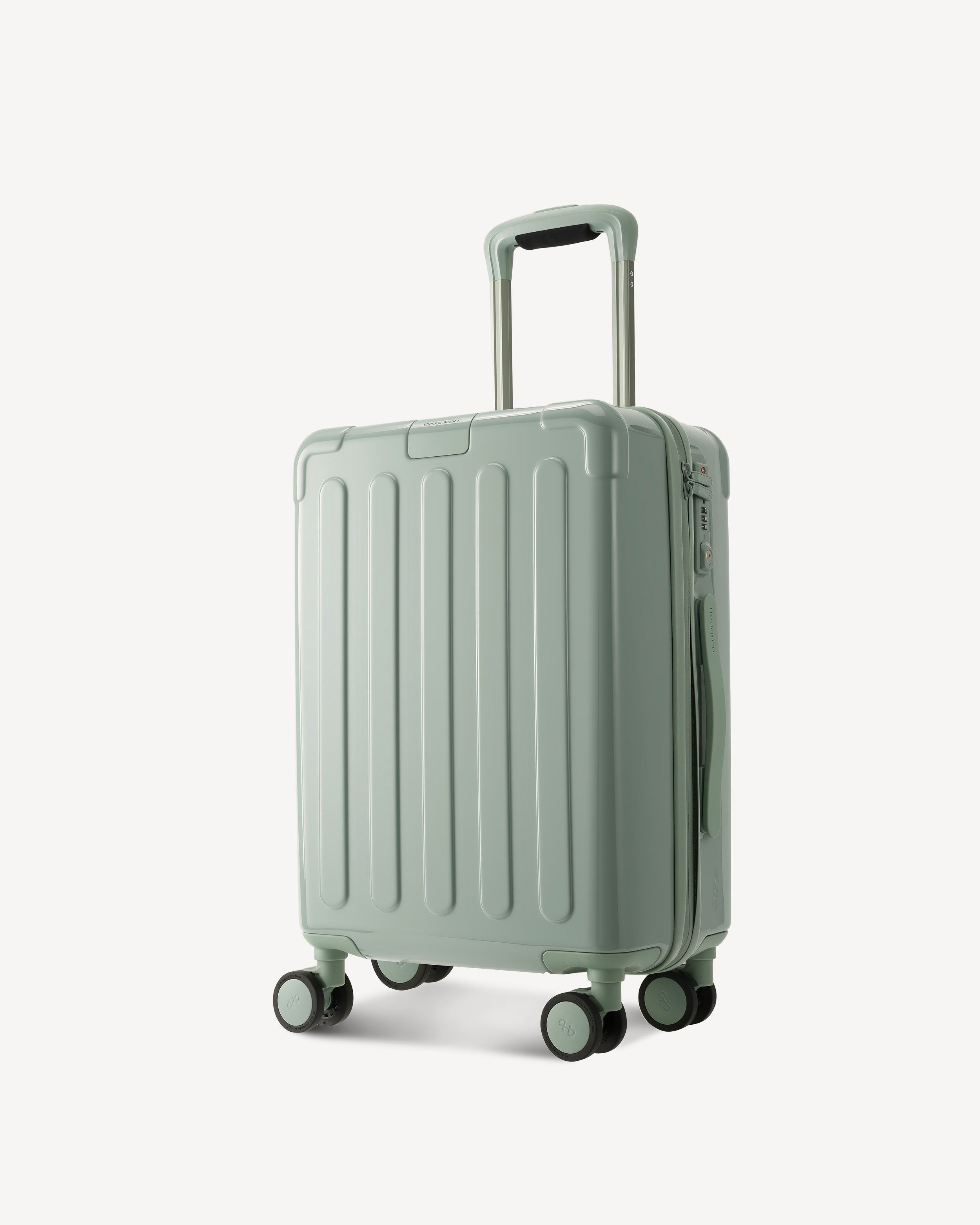 GLOSSY CARRY ON SPINNER