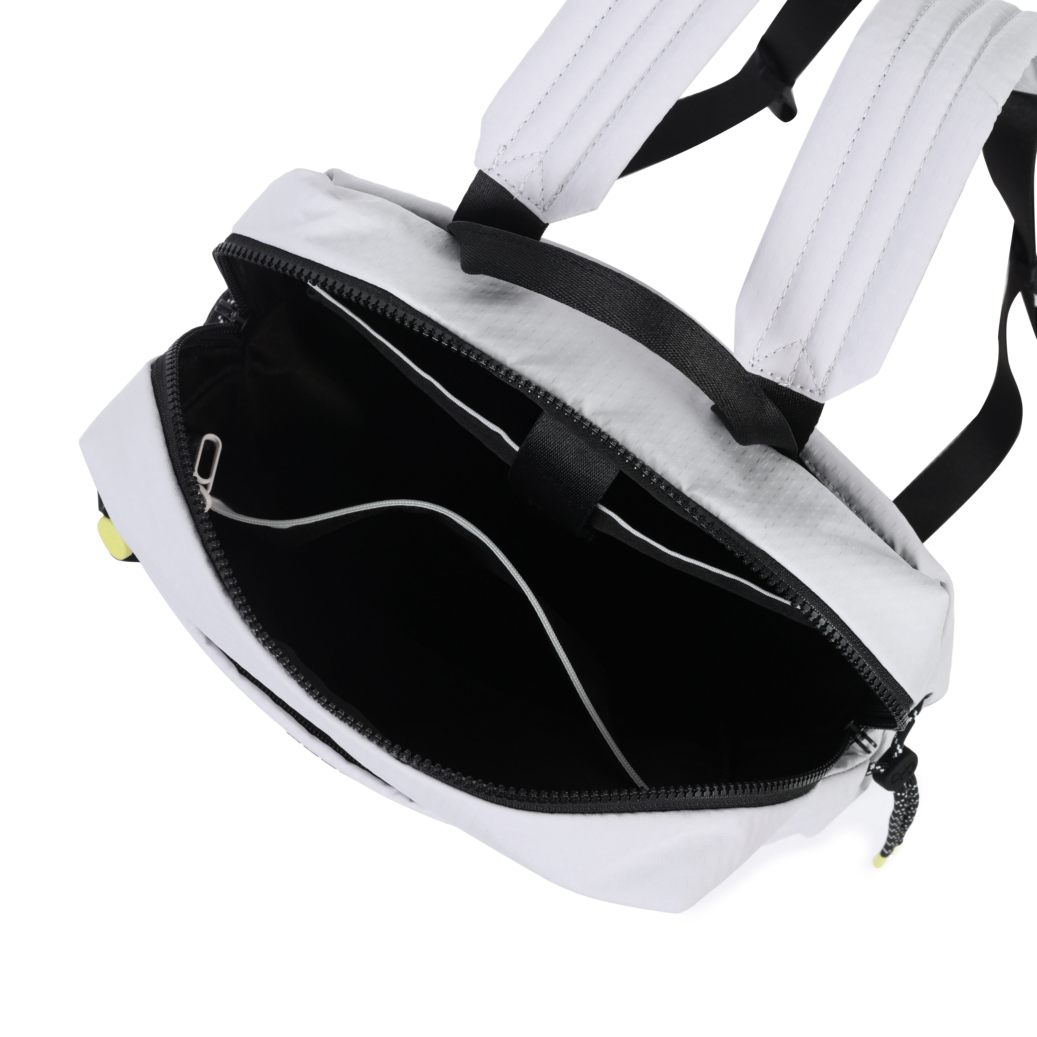 Interior of Hedgren AKIRA Backpack in Vaporous Grey