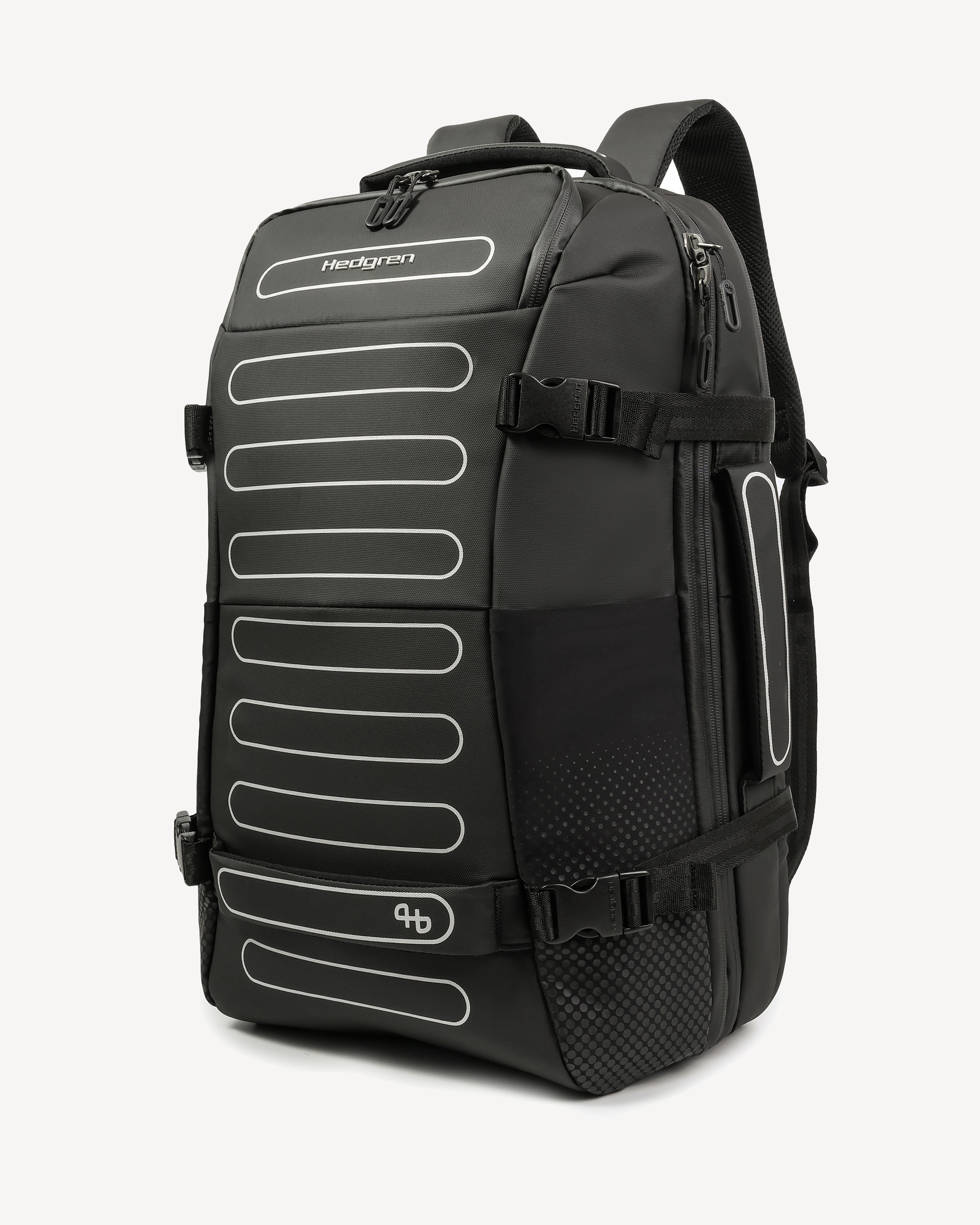 TRIP Large Backpack in Performance Black | Hedgren