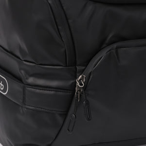 Close up of zipper on Hedgren's Sojourn Duffle Backpack in Performance Black