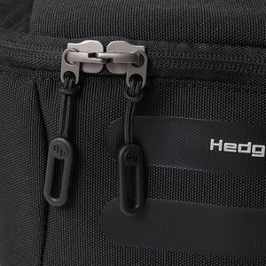 Close up of zipper on Hedgren's Visit Belt Bag in Black