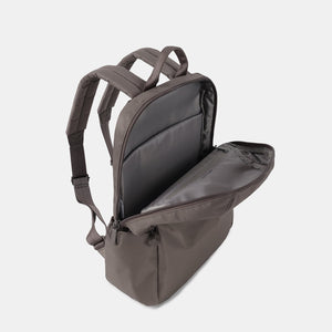 Interior of the Vogue XXL 14" laptop backpack in sepia (taupe)