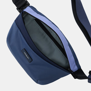 Interior of Hedgren's Halo Belt Bag in Blue Mix