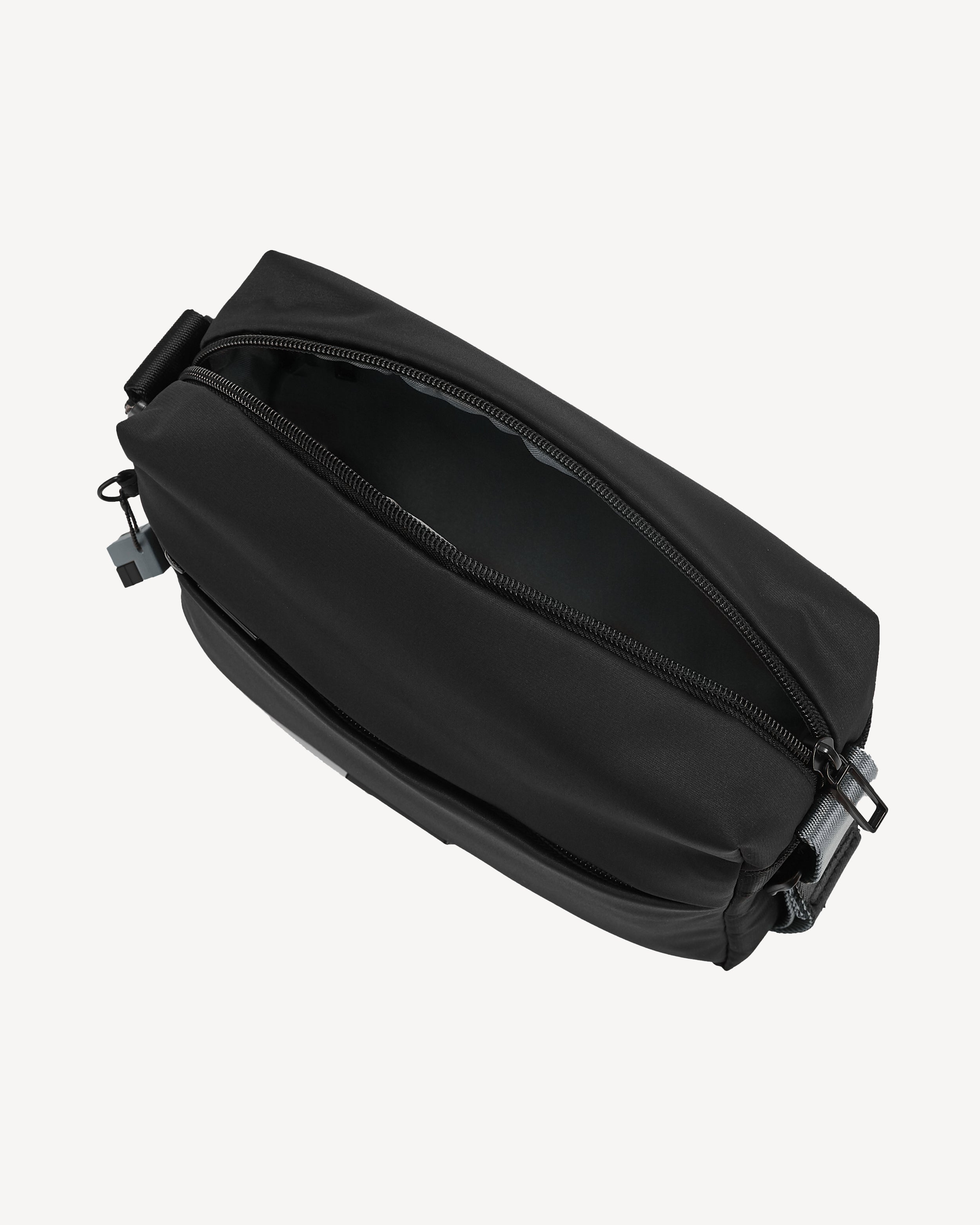 NEUTRON Lightweight Crossbody in Black | Hedgren