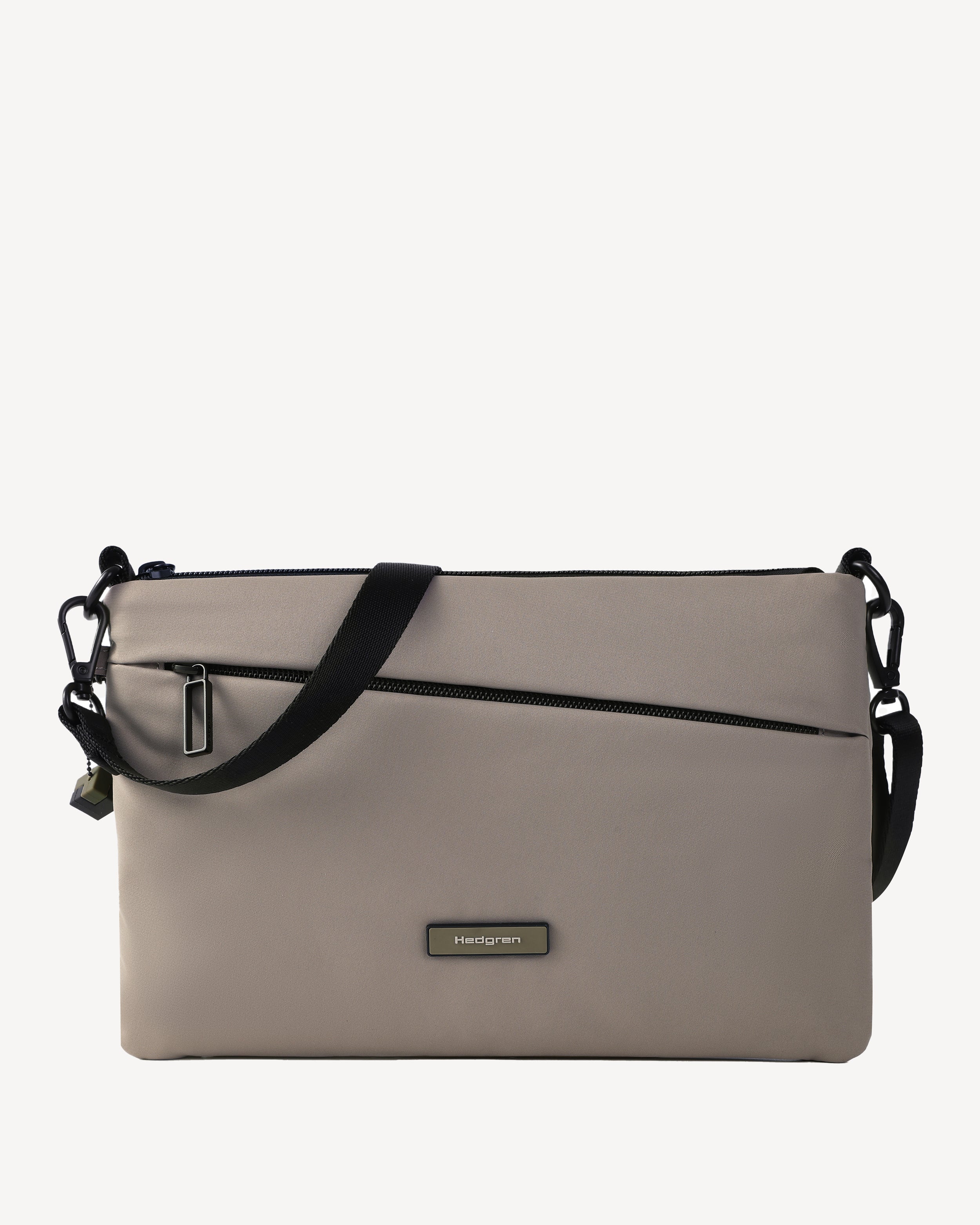 RELAX Vertical Crossbody in Performance Black | Hedgren