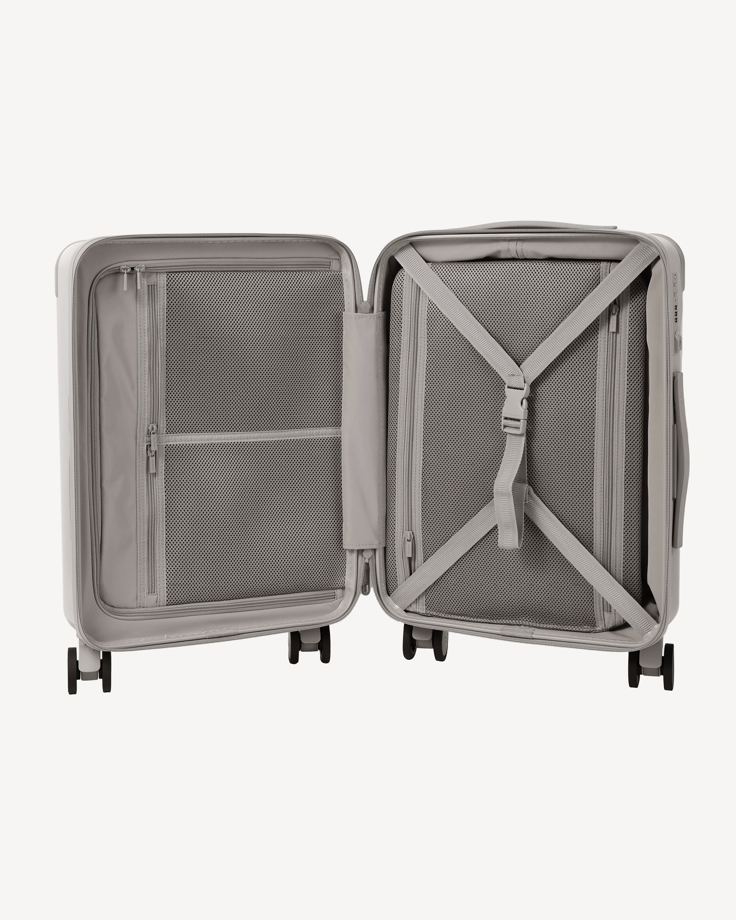 GLOSSY CARRY ON SPINNER