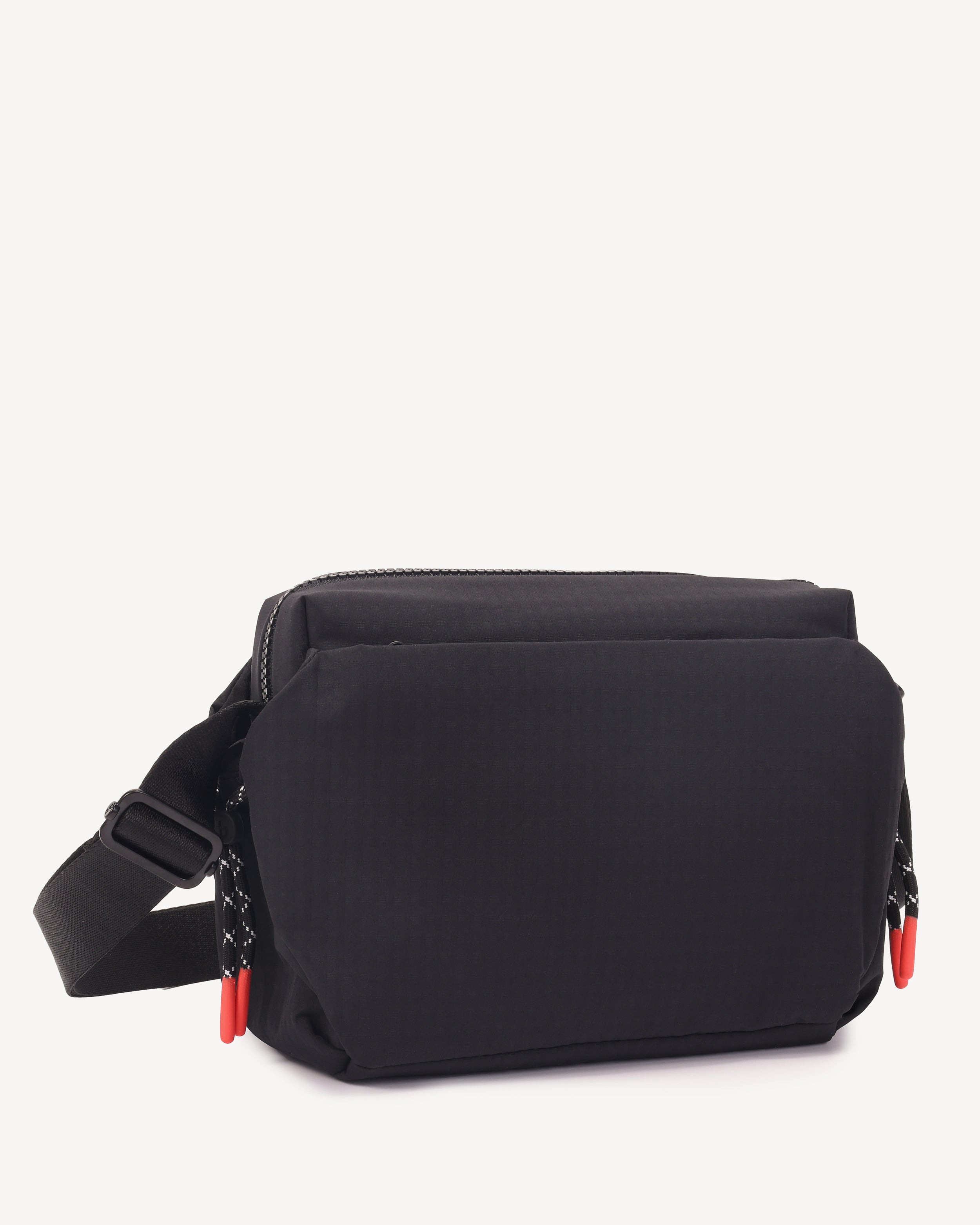 KOSHO Lightweight Crossbody in Black | Hedgren