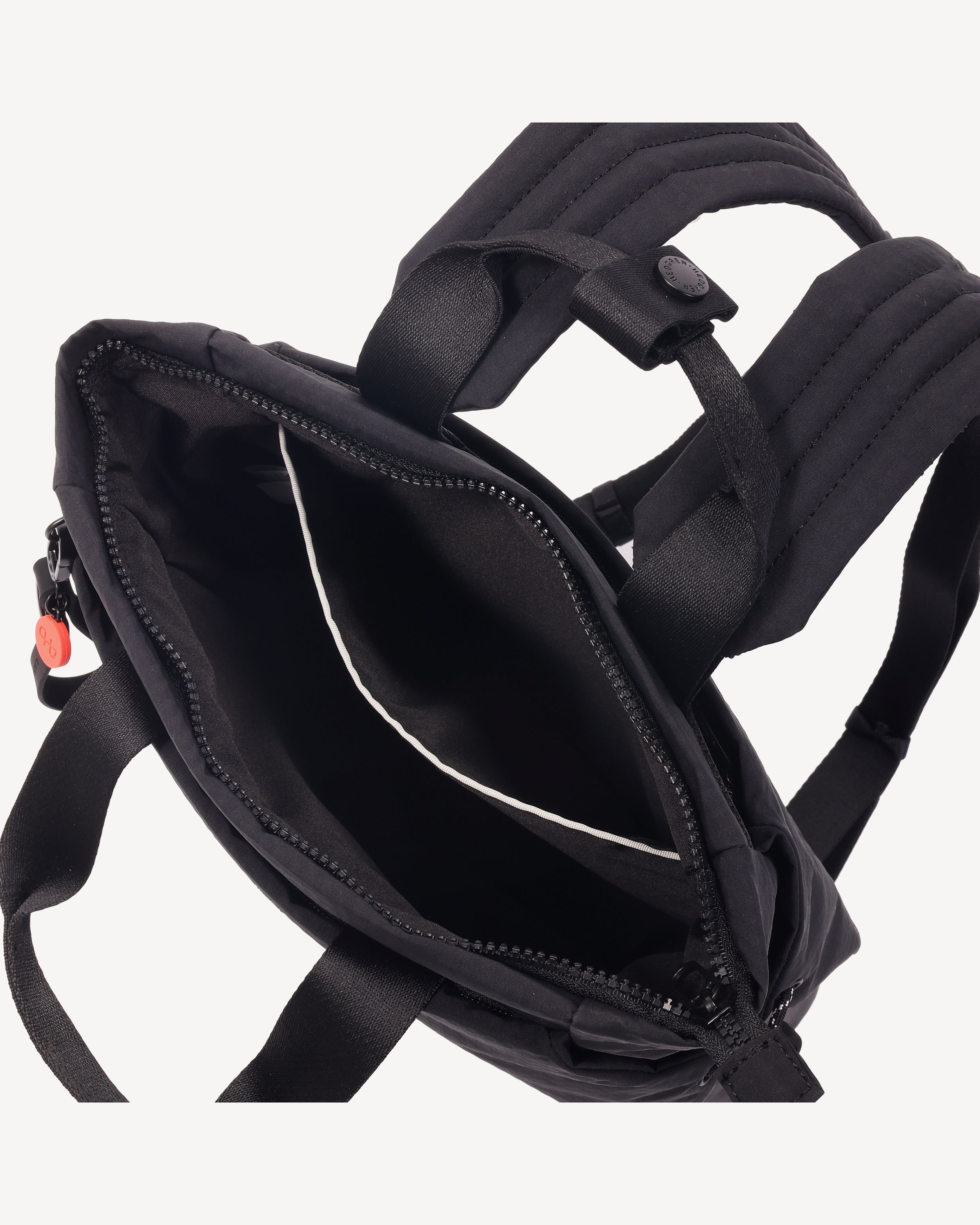 NORIO Casual Backpack in Black | Hedgren
